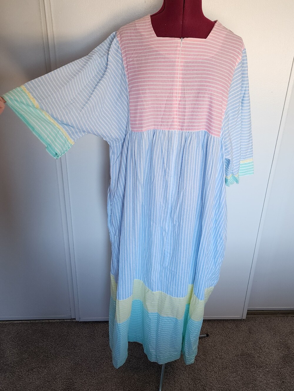 Vintage XL Leisure Life Lounge House Dress Gown Housecoat Pastel Stripe Zip USA